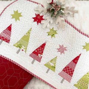 Christmas Tree Table Runner | Snowy Pines Table Runner PDF | The Pattern Basket - Margot Languedoc Designs