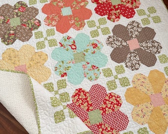 Gardenia Flower Quilt | PDF Pattern | The Pattern Basket