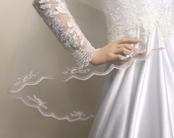 Wedding Veil Blusher Fingertip Double Tiered Silver Lace Edge Bridal Veil with Comb Hip Length Bedeken Ceremony Veil Cream