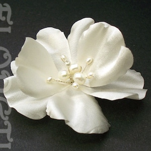 Luxury Antique White Rose Silk Bridal Hair Accessory Clip Pearls Set of 2
