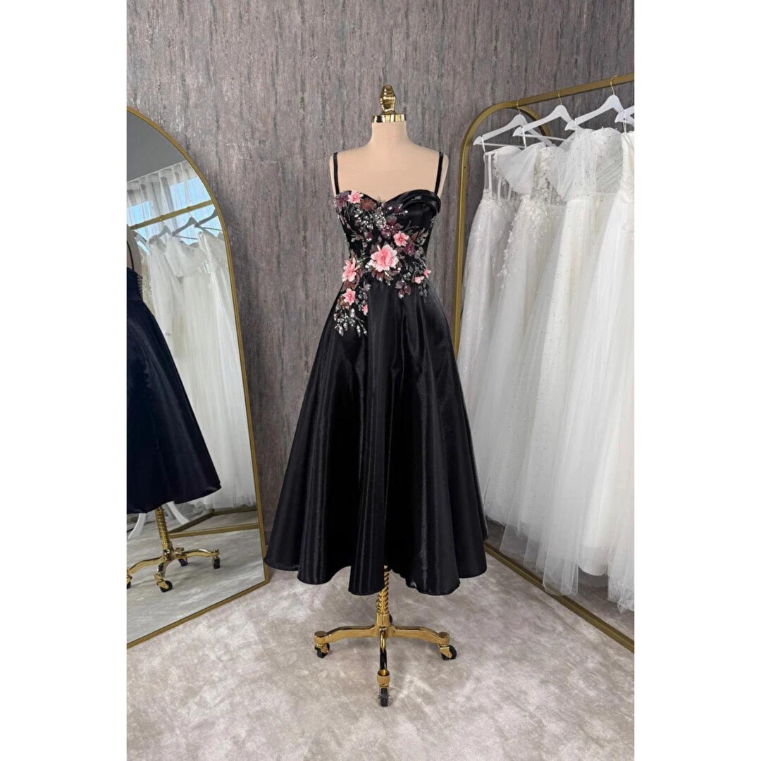 black little dress outfit Classic Audrey Women's size:M Classy and Elegant Black The Sophie Mini Dress Puff Sleeve Dress