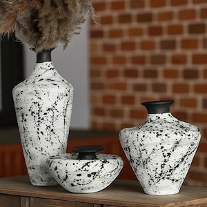 手作りの侘び寂び陶器の花瓶｜素朴な禅のインテリア