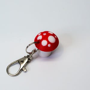 Mushroom Keychain – Cute Fungi Charm for Cottagecore, Raves, or Nature Lovers, Psychedelic Bag Accessory or Festival Keyring