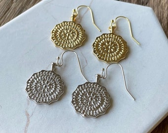 Gold or Silver Medallion Earrings, Round Earrings, Circle Earrings, Gold Earrings, Textured Earrings, Everyday Earrings