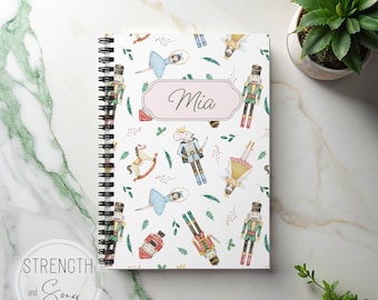 Caderno espiral personalizado com tema de balé Quebra-Nozes - Diário personalizado, 118 páginas pautadas (59 folhas), bolso para documentos, tamanho compacto: 15,24 cm x 20,32 cm