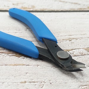 Blue Wire Cutter: Carbon Steel Jewelry Making Tool