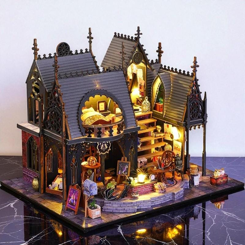 ゴシックミニチュアドールハウスキット：ライト付きお化け屋敷