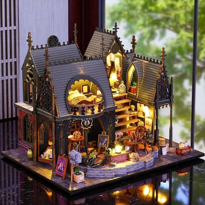 ゴシックミニチュアドールハウスキット：ライト付きお化け屋敷