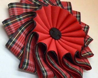 Red, Black and Yellow Layered Wheel Cocarde Appliqué