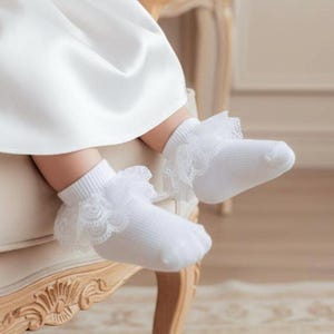Chaussettes blanches de baptême à volants, socquettes de baptême