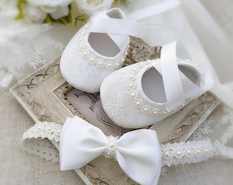 Baptism Shoes with Pearls, Christening Shoes with Daisy Pearls and Bow Headband, Lace Baptism Bow Headband, Baby Booties with Daisy Flowers
