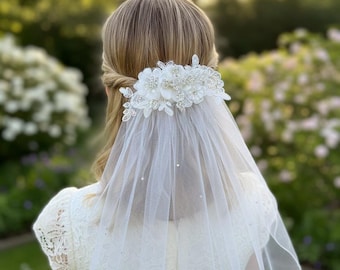 First Holy Communion Veil for Girls – White Bow with Rhinestone Center, Heart Tulle Headpiece