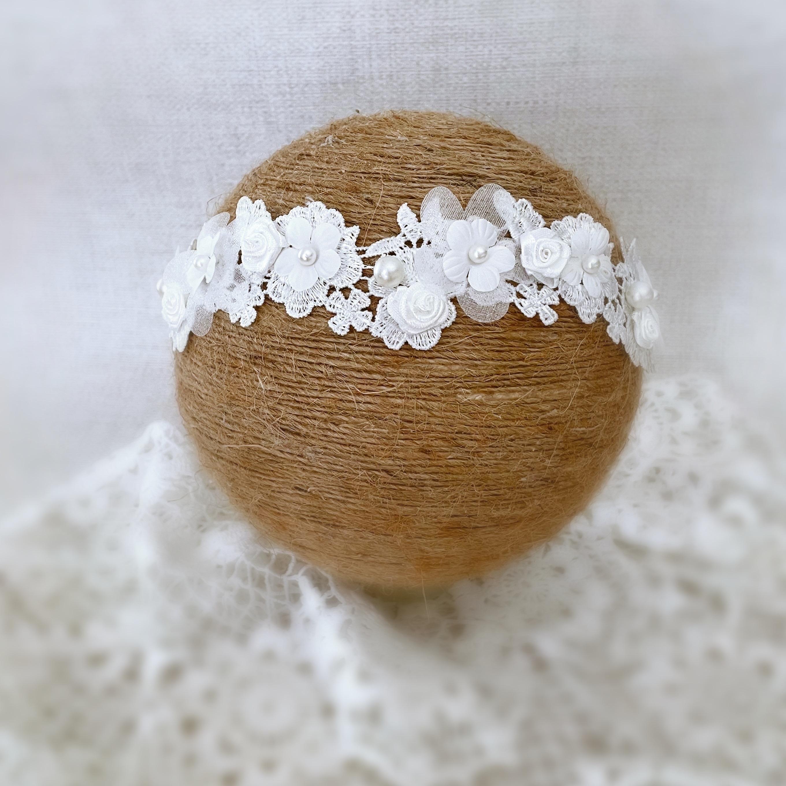 Baptism Headband with Daisies, Pearls and Lace in Off White, Delicate Baptism Headband with Daisy Flowers, Lace Christening Headband