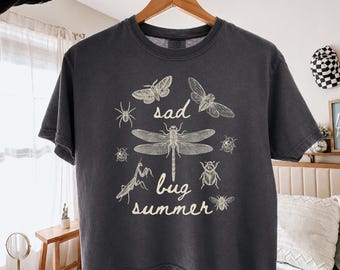 Camiseta holgada Retro Sad Bug Summer Comfort Colors®, Camiseta de insectos, Top corto Cottagecore con insectos, Top corto de verano natural, Regalo para ella, Camiseta Last Of The Bugs