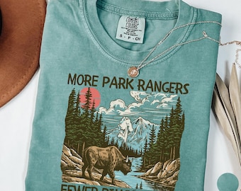 Más guardabosques, menos multimillonarios. Camiseta Comfort Colors®, camiseta política anti-MAGA, camiseta con mensaje, camiseta Comfort Colors, camiseta del Parque Nacional.