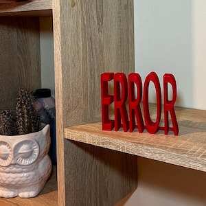 Letrero de "Error" impreso en 3D: Decoración para escritorio de gamer