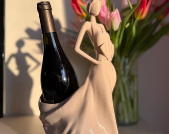 Sculptural Woman Wine Holder – Luxury Modern Wine Display – Elegant Statement Home Décor