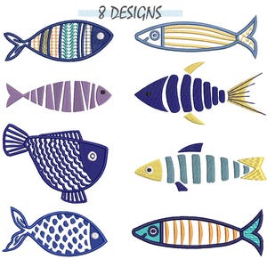 Puede incluir: Ocho diseños de peces coloridos en varios estilos. Los peces son en tonos de azul, morado, amarillo y naranja, con patrones y texturas detalladas. El texto "8 DESIGNS" está en la parte superior de la imagen.