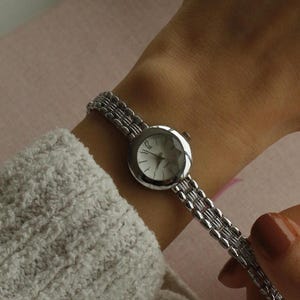 Vintage Minimalist Watch, Retro Watch, Vintage Metal Watch, Metal Band Watch, Luxury Gift for Women, Unique Watch