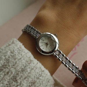 Classic Antique Watch for Women, Perfect Gift for Her, Classic Timeless Timepiece, Luxury Watch