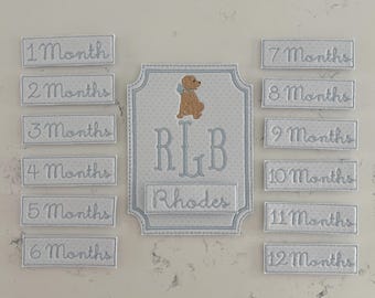 カスタム刺繍のベビーマイルストーンカード。子犬のマイルストーンカード、ベビーマイルストーンカード、ベビーシャワーギフト、保育園の装飾
