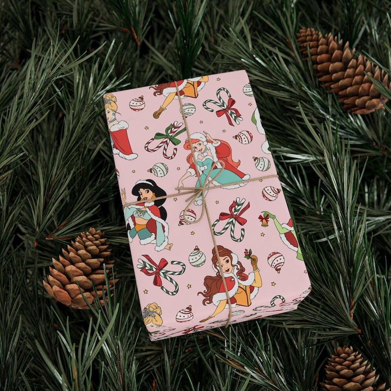 Rollo de papel de regalo navideño de princesas Disney para niñas / Papel de regalo navideño para niños / Envoltorio de Navidad para niñas imagen 4