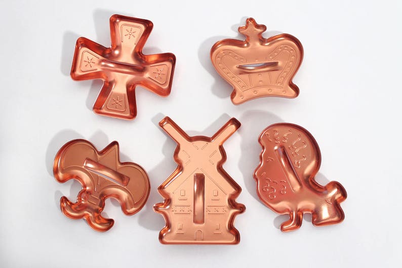 Fleur de Lis Iron Cross Lion Crown Windmill Vintage Regal Cookie Cutter Set Copper Colored Aluminum 1960s
