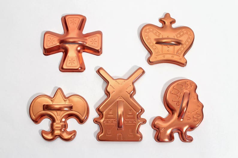 Fleur de Lis Iron Cross Lion Crown Windmill Vintage Regal Cookie Cutter Set Copper Colored Aluminum 1960s