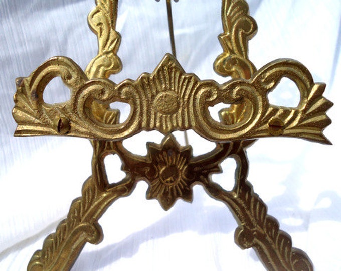 Vintage Victorian Cottage Chic Brass Plate Stand Etsy