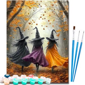 Pode incluir: Um kit de pintura por números com três bruxas caminhando por uma floresta com folhas caindo. As bruxas usam chapéus pretos e vestidos em preto, roxo e laranja. Inclui potes de tinta e pincéis com cabo azul.