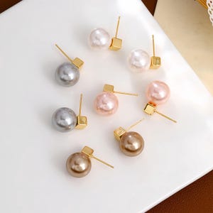 Gold Pearl Earrings/Geometric Pearl Stud Earring/Small Pearl Earrings/Wedding Earrings/Pearl Dainty Earrings/Gift For Her/Valentine's Gift