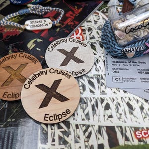 Personalisierter Kreuzfahrtmagnet: 2017 Souvenir, hölzernes Token