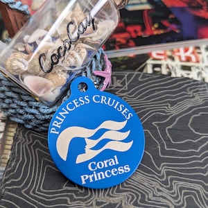 Princess Cruises / Etiquetas de recuerdo de metal para cruceros / Personalizables / Mochilas / Equipaje / Llaveros / ¡Muestra tu viaje!