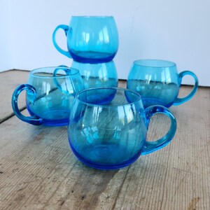 Conjunto de canecas de ponche vintage Blenko azul cobalto soprado à mão