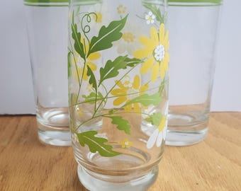 Vintage Libbey Blumensaftglas und MCM Corelle Corning Green Gestreifte Hiball Gläser / Vintage Trinkgefäße / Barware / MidCentury Barware / Gestreift