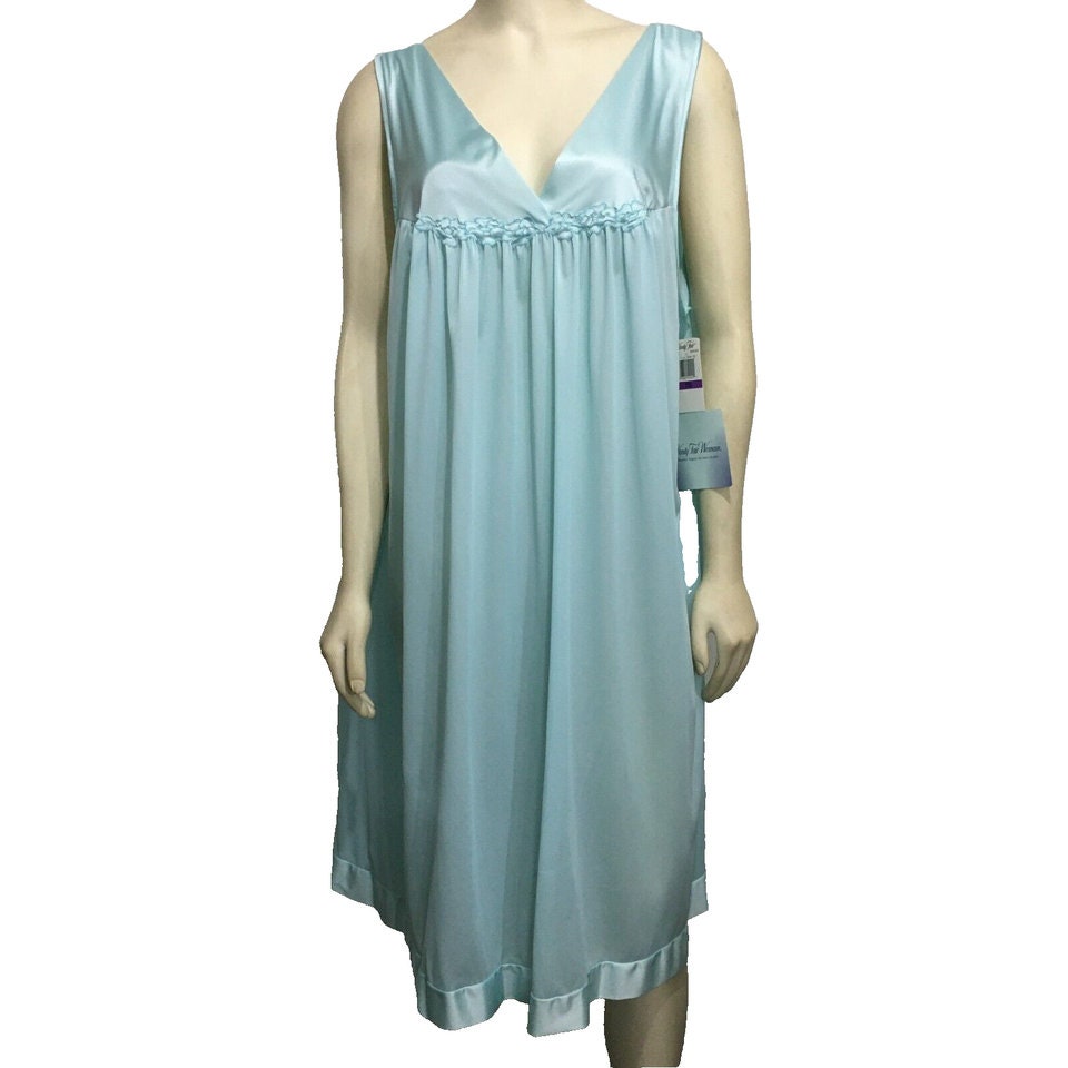 At night, I wear a cute nightgown : r/crossdressing