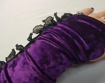 PAARS fluweel en zwart kant GOTHIC punk armwarmers - pluche stretchfluweel met duimgat voor geweldige pasvorm, vingerloze handschoenen volwassen O/S, gemaakt in Ca