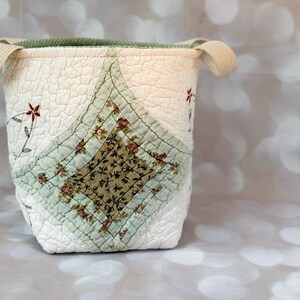 Small Scrappy Quilt Basket with Handles - Quilted Bin, Quilt Storage Bag, Scrap Fabric Bin, Bathroom Bin, Eco Friendly Gifts, Fabric Storage