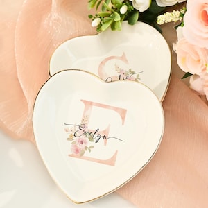 Plato para joyas de propuesta de dama de honor, plato de cerámica con forma de flor colorida y letra para anillos, recuerdos de despedida de soltera, regalo para una amiga o dama de honor, cumpleaños.