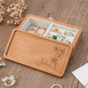 Joyero de madera con flor de nacimiento personalizada, estuche de viaje portátil con nombre grabado, regalo de cumpleaños para mamá, regalo para novia, regalo para ella.