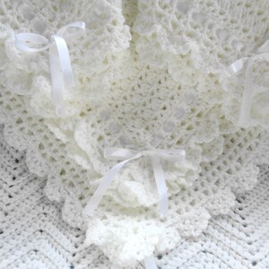 Crocheted Victorian Baby Afghan, Crib Blanket in Ecru Lace Border image 4