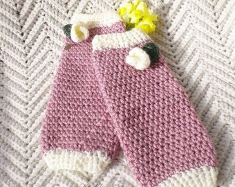 Crocheted Infant LegWarmers, Baby Girl, Antique Rose AntiqWhite Trim w Roses