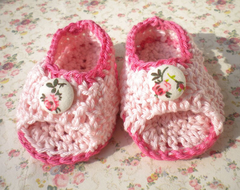 Crochet Pink Sandals Newborn Baby Girl w Flower Buttons image 3