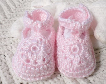 Crocheted Maryjanes Newborn 0 3 mo Pink Flower Motif  Vintage