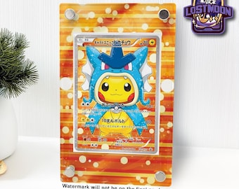 Pikachu in Gyarados Kostüm erweiterter Kunstdruck | Rohe Karte Rahmen