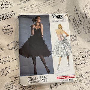 Vogue Designer Original Bellville Sassoon pattern 1936 vintage size 10 1980’s Cindy Lauper Madonna corset top ruffled party dress