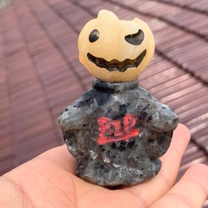 2.5&#39;&#39;+ Natural yooperlite  quartz,quartz crystal,hand carved,Crystal Pumpkin Ghost,Pumpkin skull,Home Decoration Crystal Gifts 1PC
