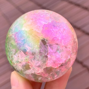 Aura Crackle Glass Sphere: Colorful Crystal Ball Decor (50mm)