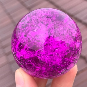 Aura Crackle Glass Sphere: Crystal Ball Decor (50mm)