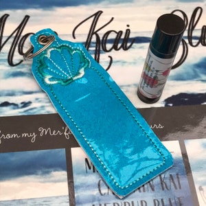 Sea shell | Clam | Lip - Chapstick Keeper Holder - KeyChain -  KeyFob - BagTag